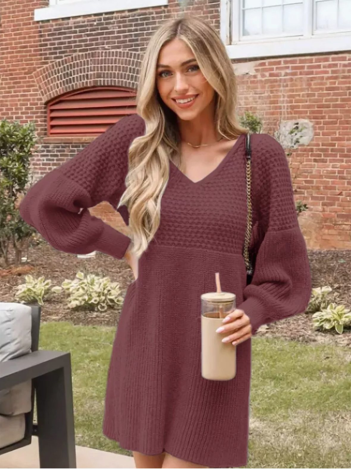 Robe pull col V mi-saison élégante
